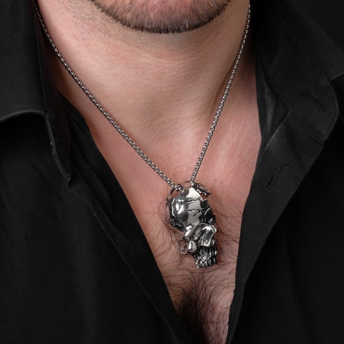 Кулон унисекс &laquo;Череп&raquo; половина, цвет чернёное серебро, 60 см