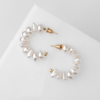 Серьги с жемчугом &laquo;Бусина&raquo; полумесяц, цвет золото