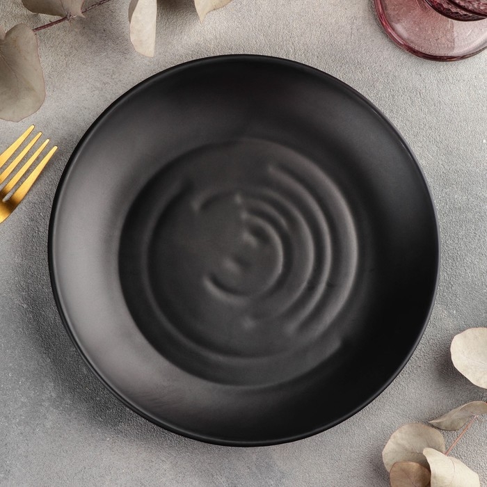 Тарелка пластиковая &laquo;Чёрный Восток&raquo;, d=21 см, цвет чёрный