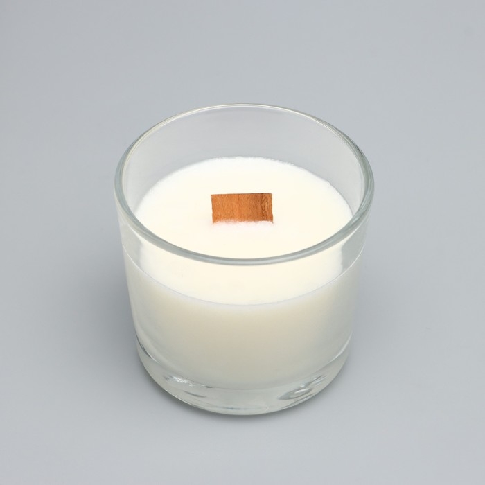 Свеча из соевого воска в стакане с деревянным фитилем "Весенний ландыш", 65 гр