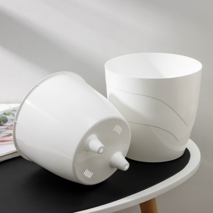 Кашпо для цветов со вставкой &laquo;Грация&raquo;, 2,8 л, цвет белый