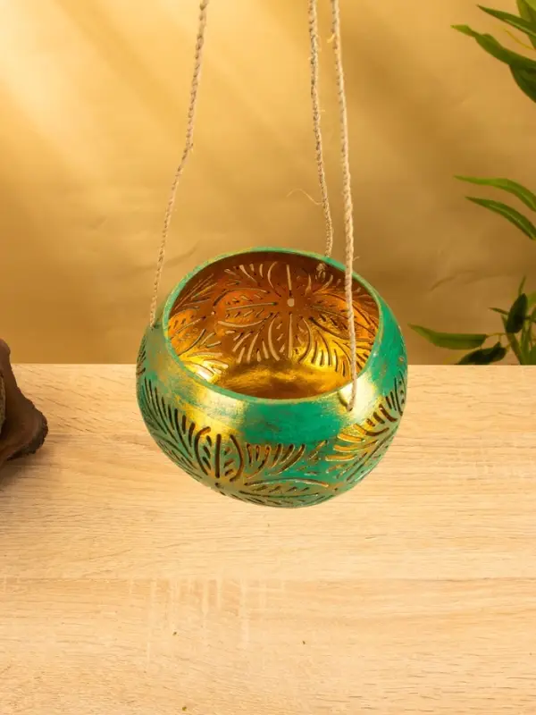 Подсвечник подвесной из кокоса, 14&times;14&times;10 см, голубой с золотым