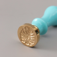 Сургучный набор "Монстера" печать, ручка, сургуч 12,5х10х3,6 см Сургучный набор "Монстера" печать, ручка, сургуч 12,5х10х3,6 см