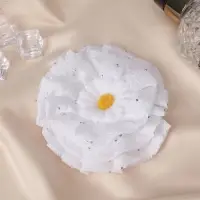 Резинка для волос бант &laquo;Школьница&raquo;, ромашка капельки, d=11 см, белая