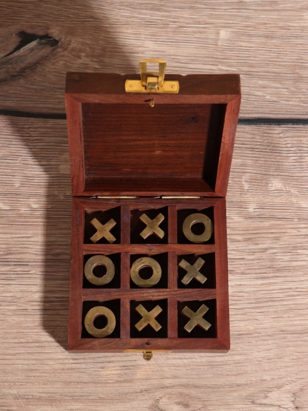 Настольная игра "Крестики-нолики" 10х10 см, дерево шишам, латунь