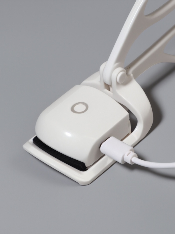 Электрический керлер д/ресниц USB 13*6,5*4,1 см белый к/короб QF