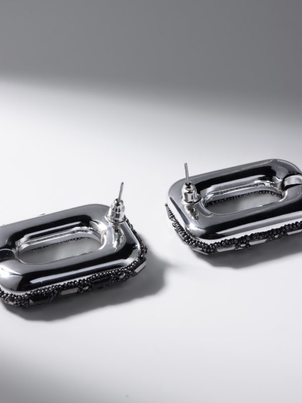 Серьги со стразами &laquo;Блеск&raquo; мягкий прямоугольник, серые в серебре