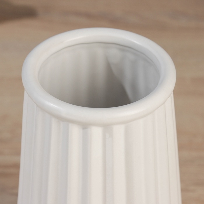 Керамическая ваза для цветов, сухоцветов «Лестер», настольная, d-9 см, 21×11 см, белый Керамическая ваза для цветов, сухоцветов «Лестер», настольная, d-9 см, 21×11 см, белый