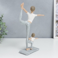 Сувенир полистоун "Мама с дочкой в позе танцора" бело-серый 25,5х6,5х19,5 см Сувенир полистоун "Мама с дочкой в позе танцора" бело-серый 25,5х6,5х19,5 см