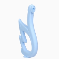 Прорезыватель силиконовый для зубов Крошка Я &laquo;Лебедь&raquo;, щеточка, на присоске, голубой