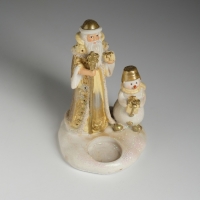 Подсвечник полистоун "Дед Мороз в коричневой шубе со снеговиком" d=3?5 см 10,3х9,8х14 см