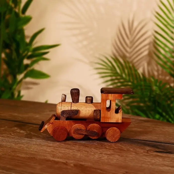 Сувенир "Паровоз" тиковое дерево 16х4,5х9 см