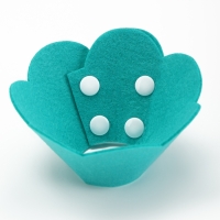 Ветеринарный воротник из фетра "Ромашка", размер M, ярко-бирюзовый Ветеринарный воротник из фетра "Ромашка", размер M, ярко-бирюзовый