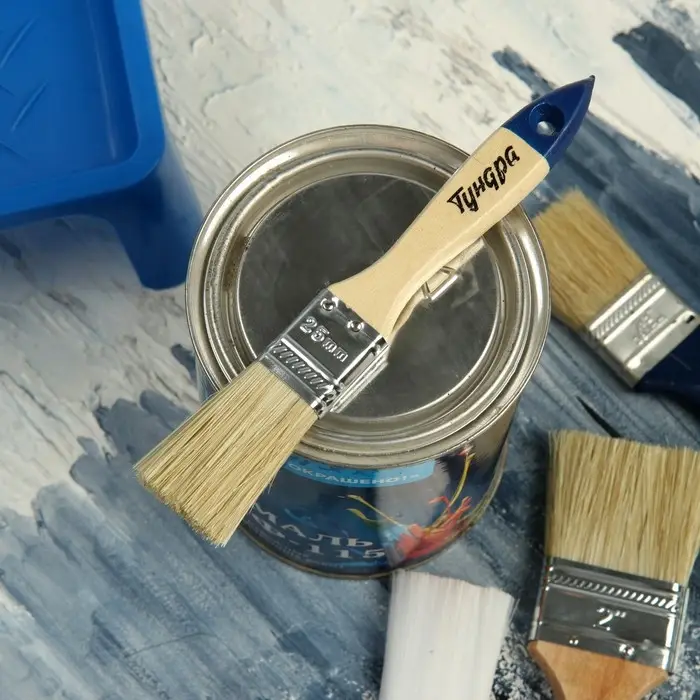 Кисть плоская ТУНДРА, натуральная щетина, деревянная рукоятка, 1", 25 мм