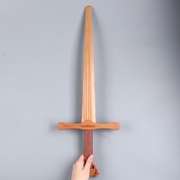 Меч &laquo;Крестоносца&raquo; из бука