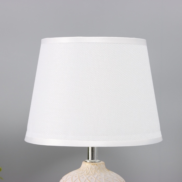 Лампа настольная "Узор" 1х40Вт Е14 белый 20х20х34см