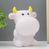 Ночник "Бычок" LED от батареек 3хLR44 белый 6х9х12 см RISALUX Ночник "Бычок" LED от батареек 3хLR44 белый 6х9х12 см RISALUX