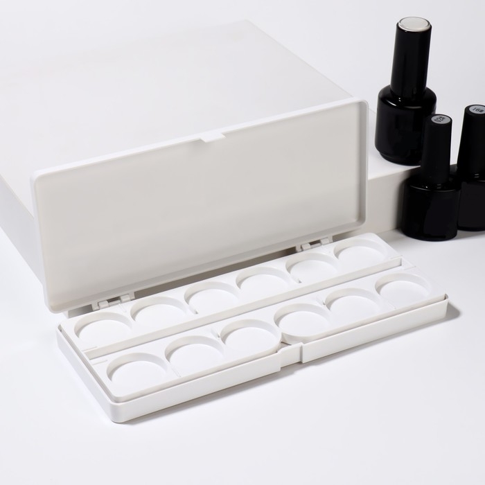 Палитра для смешивания лаков, 24 ячейки, с крышкой, с вложением, цвет белый Палитра для смешивания лаков, 24 ячейки, с крышкой, с вложением, цвет белый
