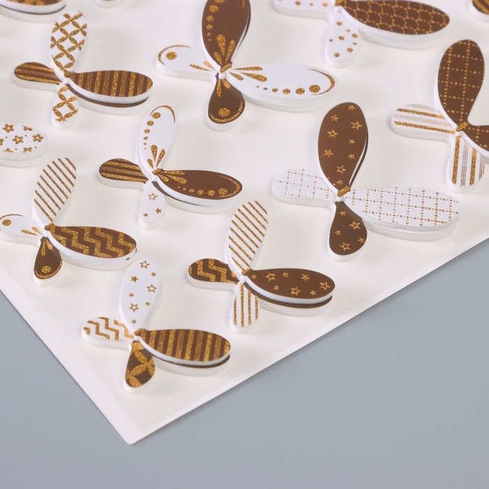 Наклейка интерьерная PVC "Рой бабочек" бело-коричневая 26х15,5 см