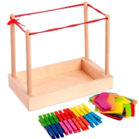 Игровой набор &laquo;Стирка&raquo; Основание, 24 прищепки, 4 предметов одежды, 22 &times; 13 &times; 40 см