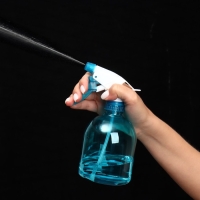 Распылитель парикмахерский, 500 мл, цвет голубой Распылитель парикмахерский, 500 мл, цвет голубой