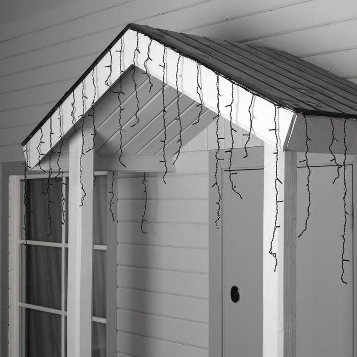 Гирлянда &laquo;Бахрома&raquo; 4 &times; 0.6 м, IP44, тёмная нить, 180 LED, свечение зелёное, 8 режимов, 220 В