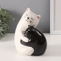 Копилка керамика "Кошачьи объятия" 9,2х13,4х15,6 см