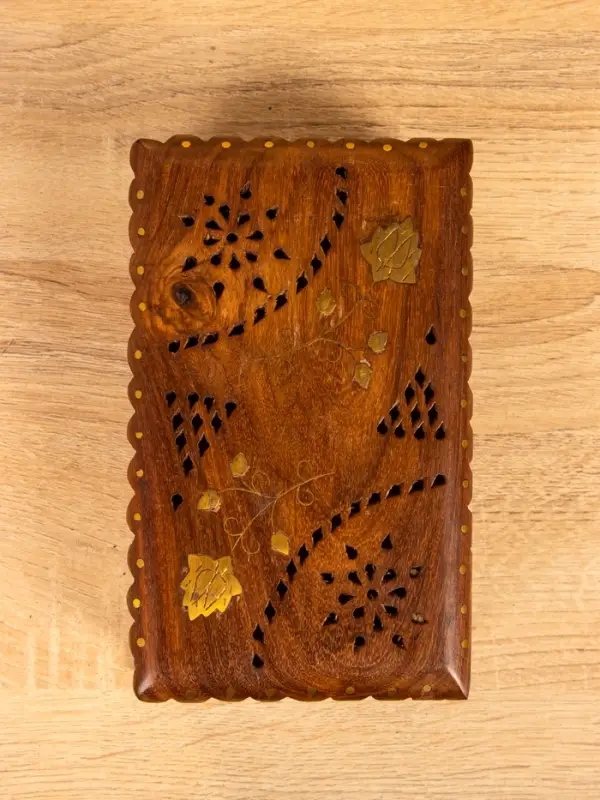 Шкатулка резная "Флористика" 20х12,5х6,5 см, дерево шишам