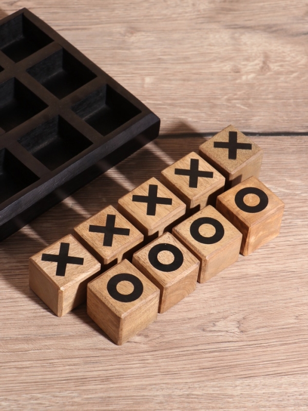 Настольная игра "Крестики-нолики" 16.5х16.5 см, манговое дерево