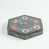 Подарочный набор &laquo;Счастливого Нового года&raquo;: чай чёрный 50 г., крем-мёд (6 шт. x 30 г)