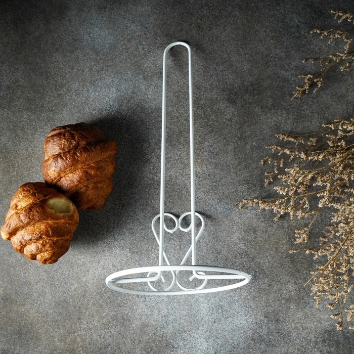 Держатель для бумажных полотенец Доляна &laquo;Сердце&raquo;, 13,5&times;13,5&times;28 см, цвет белый