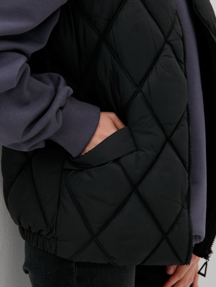 Жилет женский на молнии Collorista, цвет черный, р-р 42