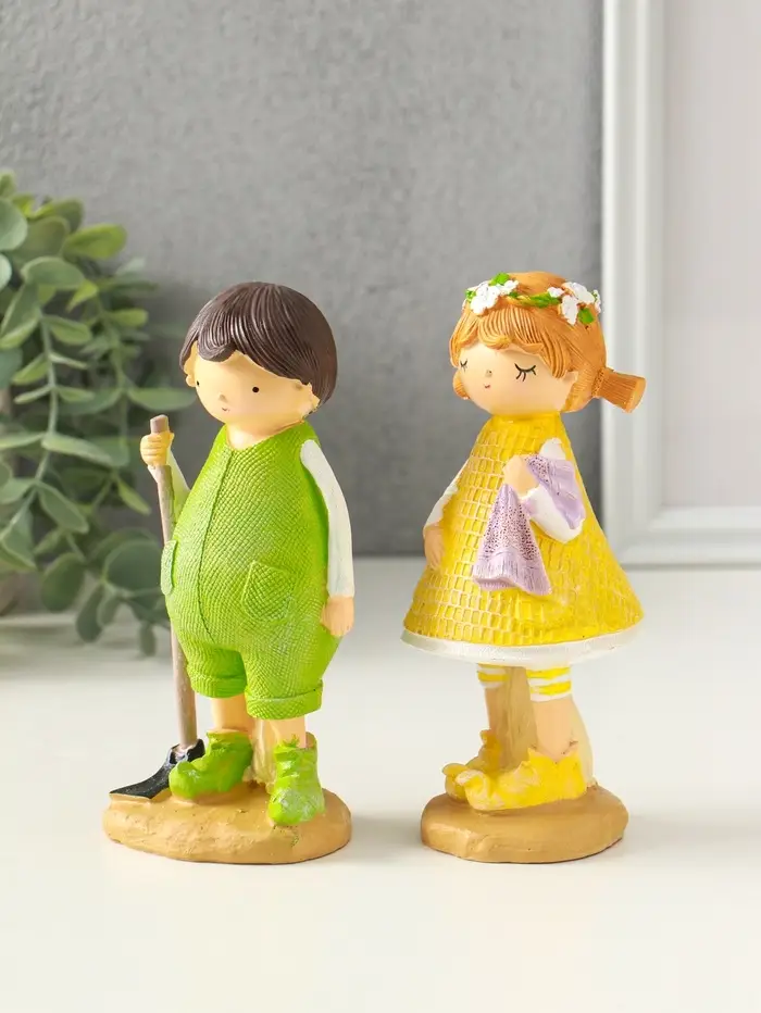 Сувенир полистоун "Малышка и мальчишка вафельные наряды" набор 2 шт 5,7х6,8х15 см