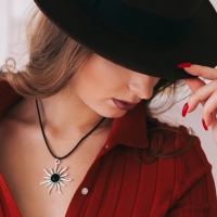 Кулон на шнурке &laquo;Солнце&raquo;, цвет чёрный в чернёном серебре на чёрном шнурке, 45 см