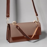 Ручка для сумки из натуральной кожи, с карабинами, 30 &plusmn; 2 см &times; 2,5 см, цвет коричневый/золотой