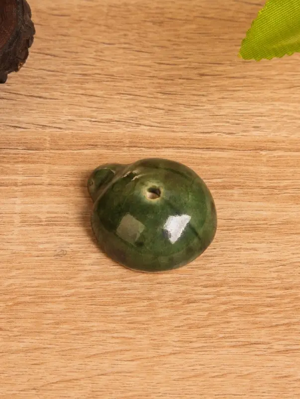 Подставка под благовония "Божья коровка" керамика, цв. зелёный, 4х3,5х1,5 см