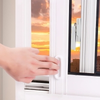 Ручка мебельная самоклеющаяся CAPPIO, L=106 мм, пластик, цвет белый Ручка мебельная самоклеющаяся CAPPIO, L=106 мм, пластик, цвет белый