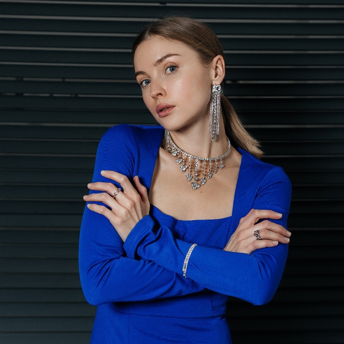 Браслет со стразами &laquo;Сияй&raquo; нить с полоской, цвет белый в серебре, 18 см