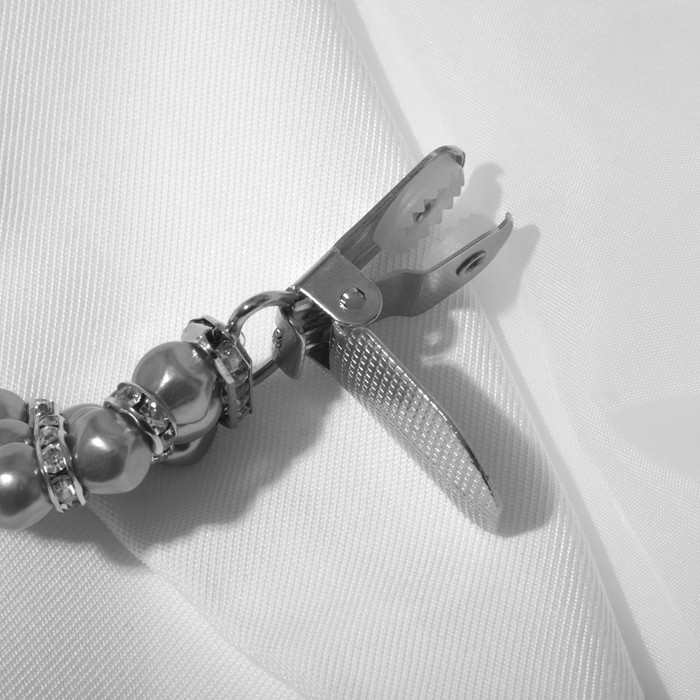 Зажим для кардигана «Грация», цвет бело-серый в серебре Зажим для кардигана «Грация», цвет бело-серый в серебре