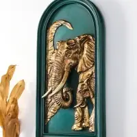 Панно интерьерное полистоун "Слоны в джунглях" зелёный с золотом 18,7х7,5х36,7 см