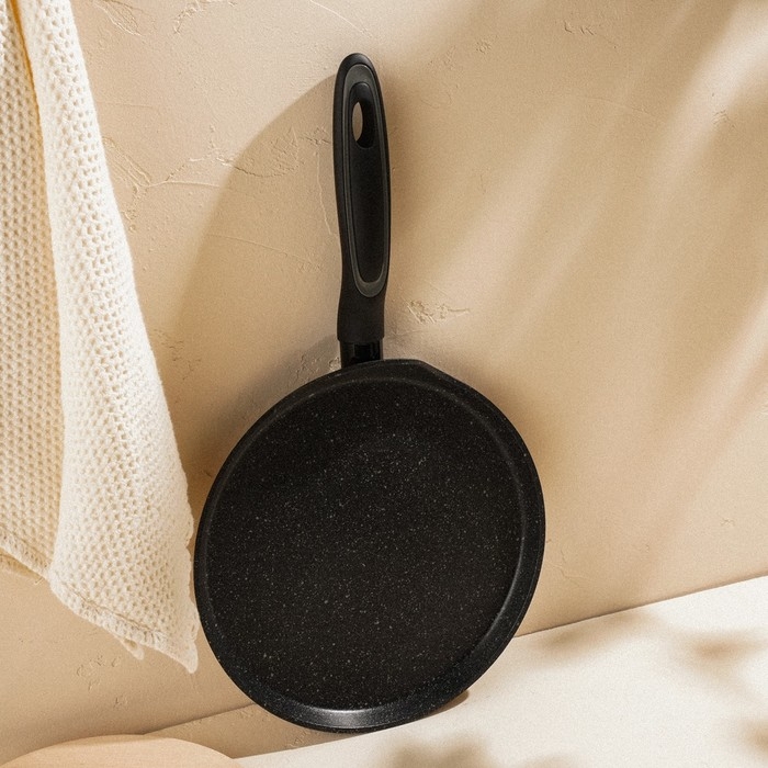 Сковорода блинная алюминиевая с антипригарным покрытием SL Home, d=24 см, h=1,6 см, индукция, цвет чёрный Сковорода блинная алюминиевая с антипригарным покрытием SL Home, d=24 см, h=1,6 см, индукция, цвет чёрный