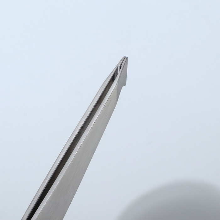 Пинцет скошенный Solinberg, 9.5 см, на блистере, цвет серебристый, 22DK Пинцет скошенный Solinberg, 9.5 см, на блистере, цвет серебристый, 22DK