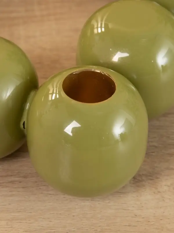 Подсвечник на 4 свечи &laquo;Бусы&raquo;, с 12 сферами, 20.5&times;20.5&times;5.5 см, авокадо