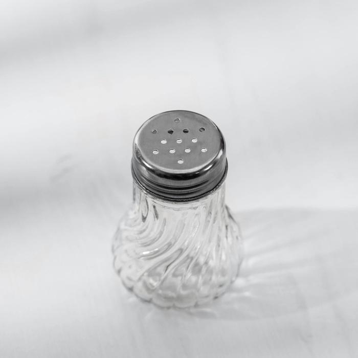Солонка стеклянная &laquo;Изгиб граней&raquo;, 40 мл, 5&times;7,5 см