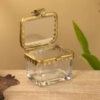 Шкатулка &laquo;Коробок&raquo;, 6&times;5.5&times;4.5 см, латунь, стекло