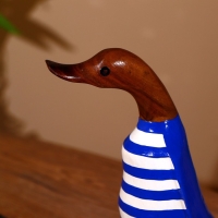 Сувенир "Утка в тельняшке " дерево 25 см Сувенир "Утка в тельняшке " дерево 25 см