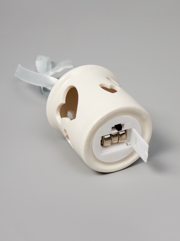 Светодиодная подвеска "Дом с сердцем" 9.3х6х6, 1 LED, LR44x3(в компл.), Т/БЕЛЫЙ