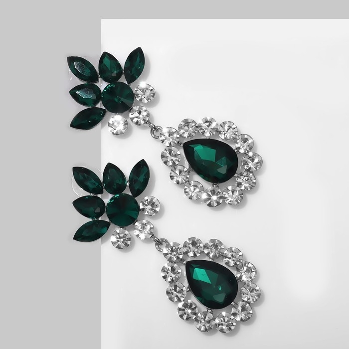 Серьги со стразами «Эдем» капли, цвет изумрудно-белый в серебре Серьги со стразами «Эдем» капли, цвет изумрудно-белый в серебре