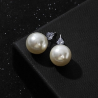 Пусеты 18 пар &laquo;Рэйчел&raquo; бусина d=5-12 мм, цвет молочно-белый