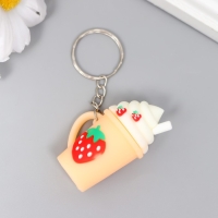 Брелок резина "Клубничный коктейль" 2,5х3,3х5 см Брелок резина "Клубничный коктейль" 2,5х3,3х5 см